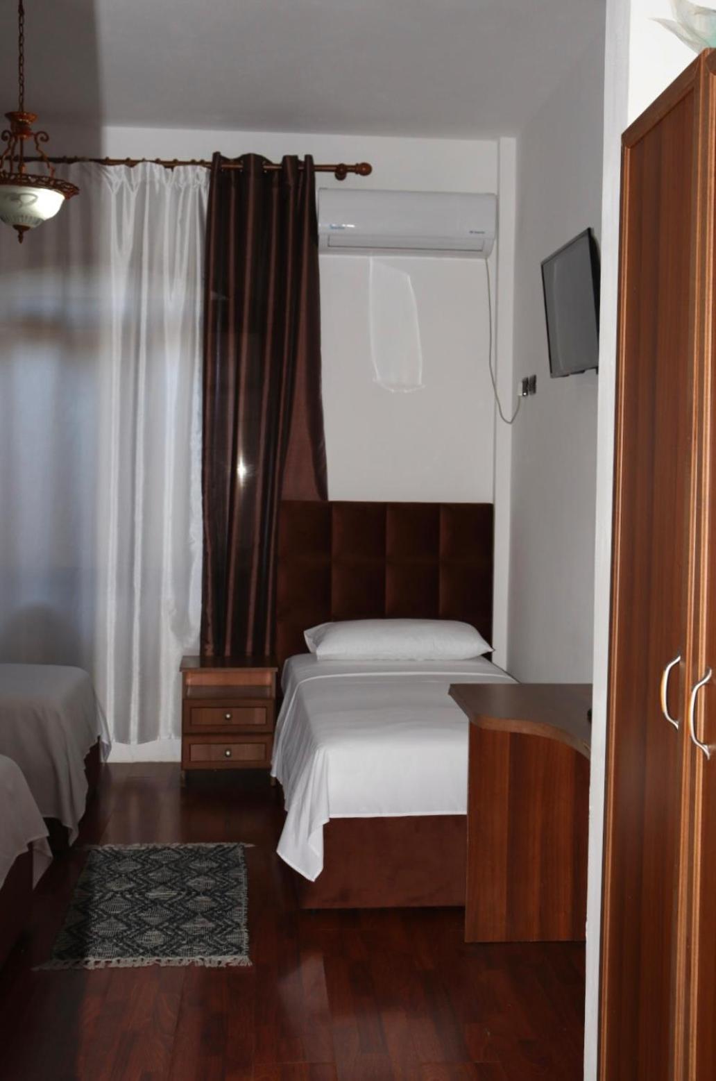 Krujë Grand Hotel מראה חיצוני תמונה