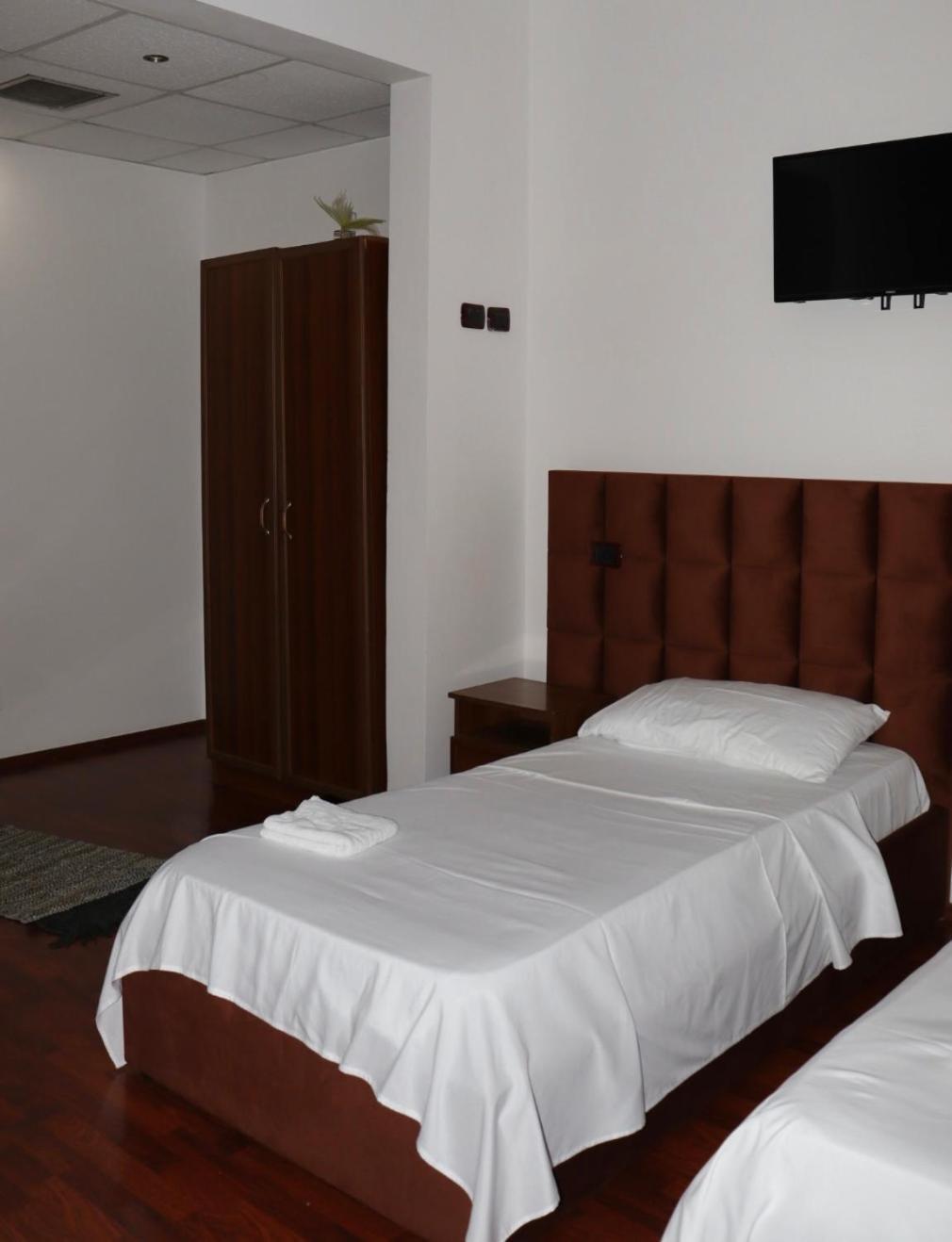 Krujë Grand Hotel מראה חיצוני תמונה