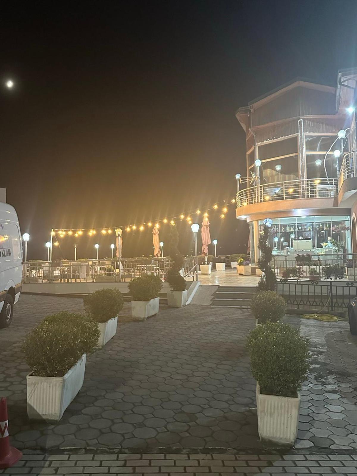 Krujë Grand Hotel מראה חיצוני תמונה