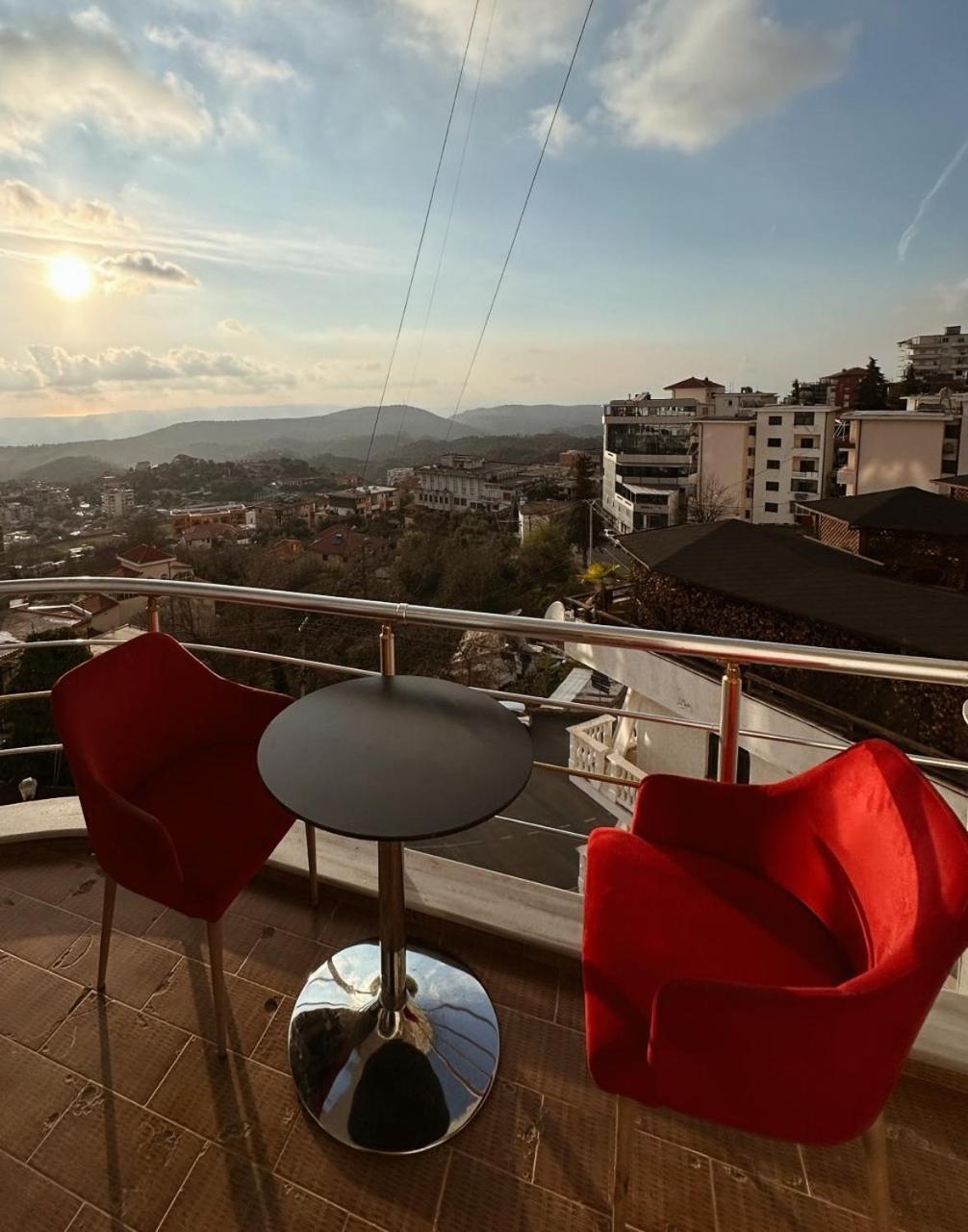 Krujë Grand Hotel מראה חיצוני תמונה